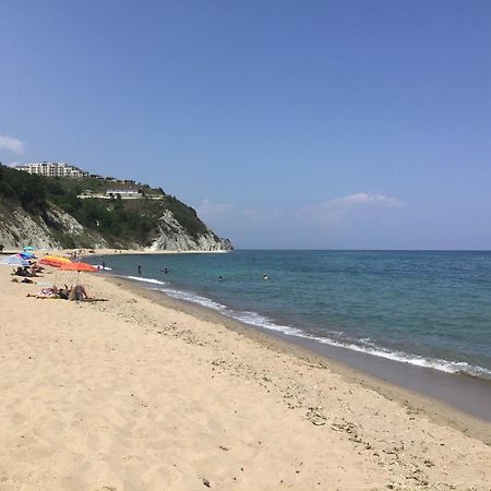 Rose Apartment On The Beach Byala  Exterior photo