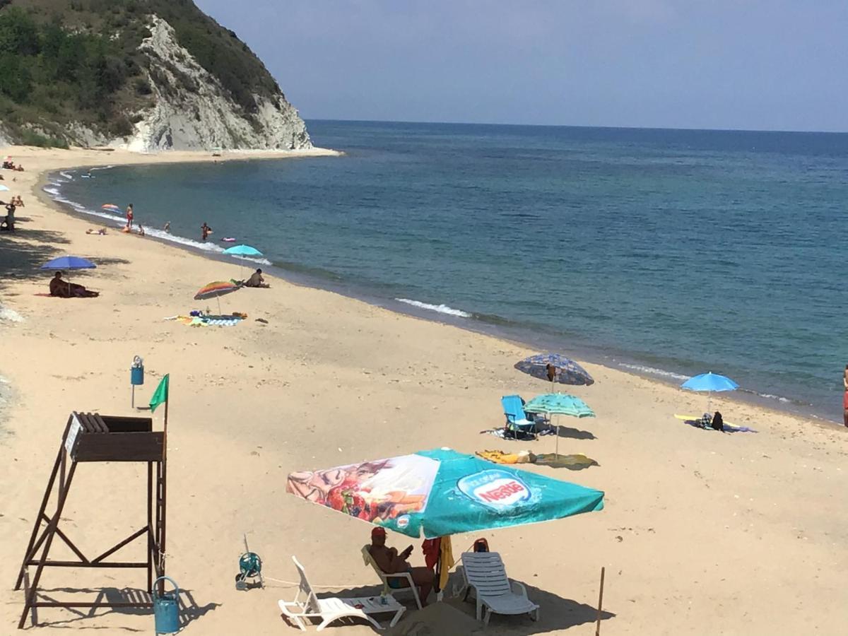 Rose Apartment On The Beach Byala  Exterior photo